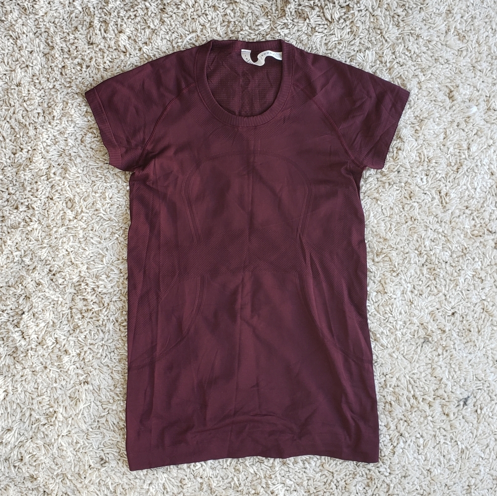 Lululemon swiftly top